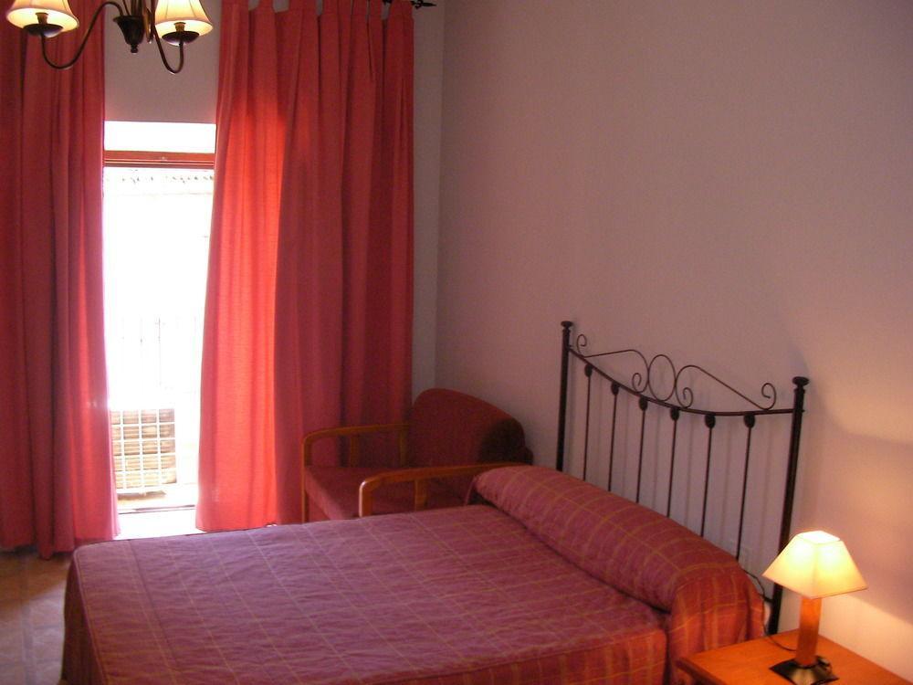 Hostal Trujillo Luaran gambar