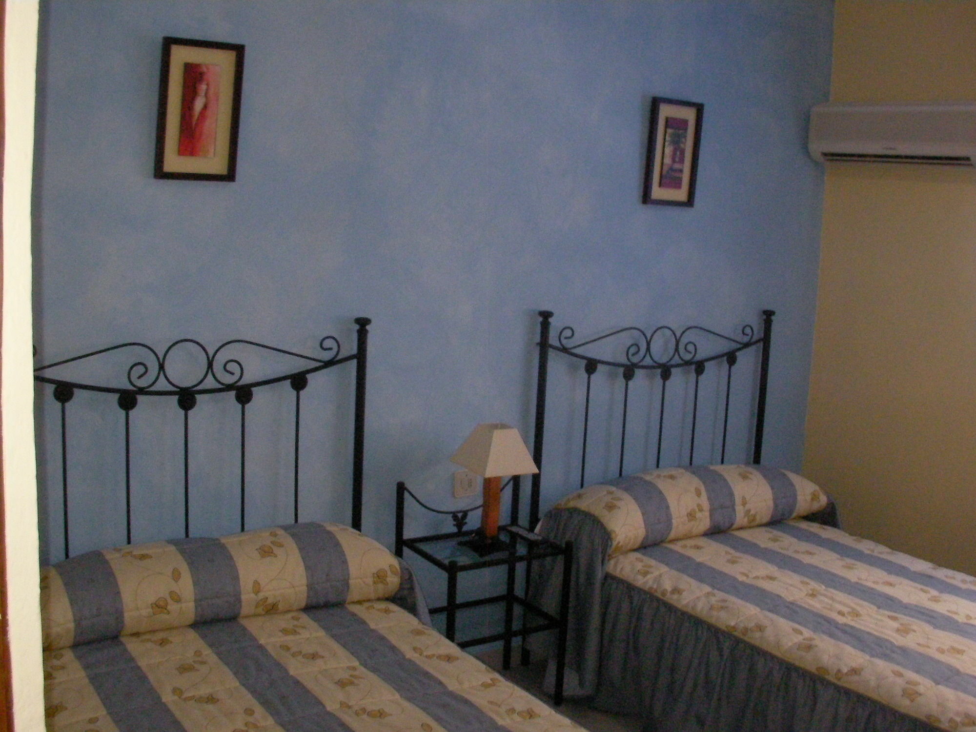 Hostal Trujillo Luaran gambar